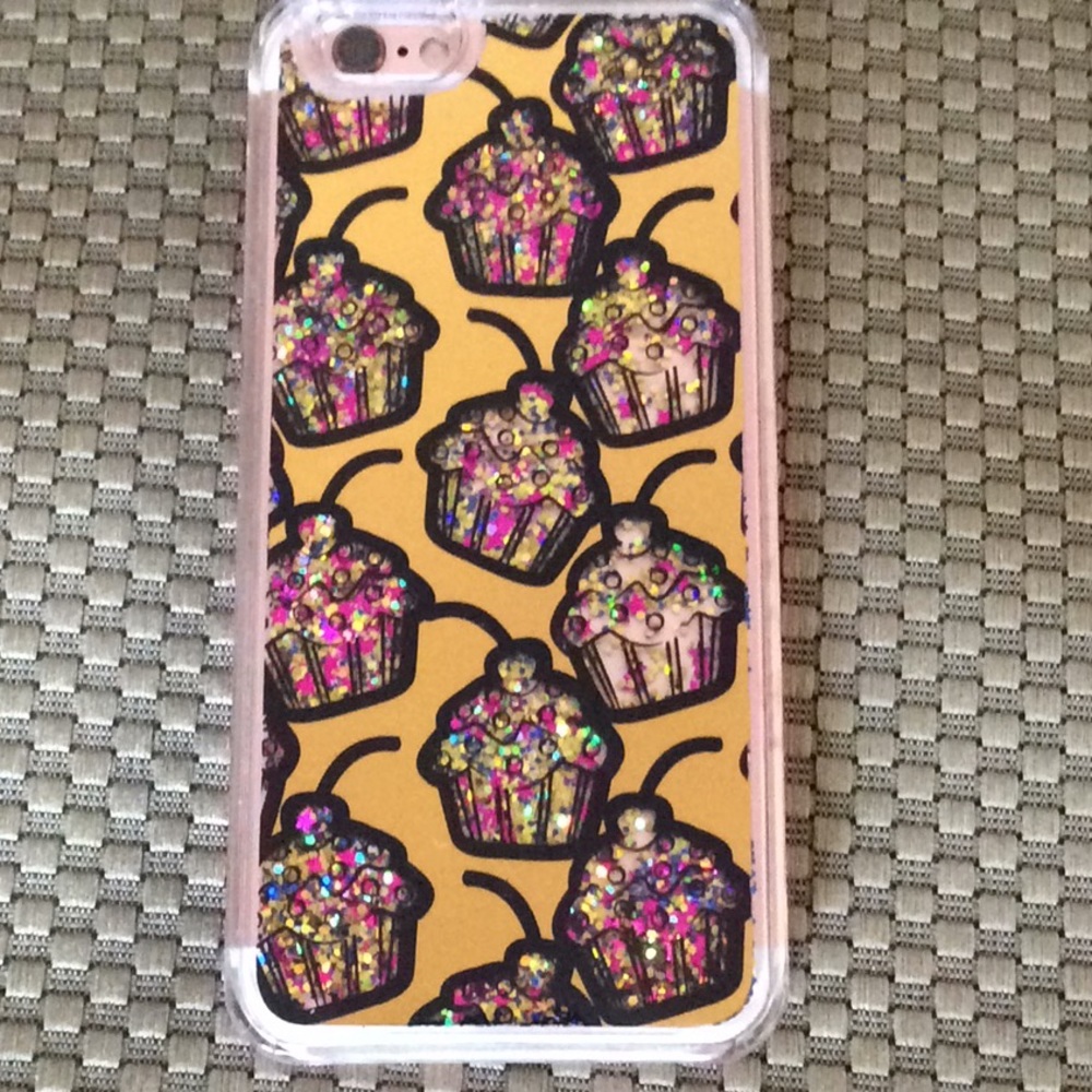 Betsey Johnson iPhone cover 6,7,8